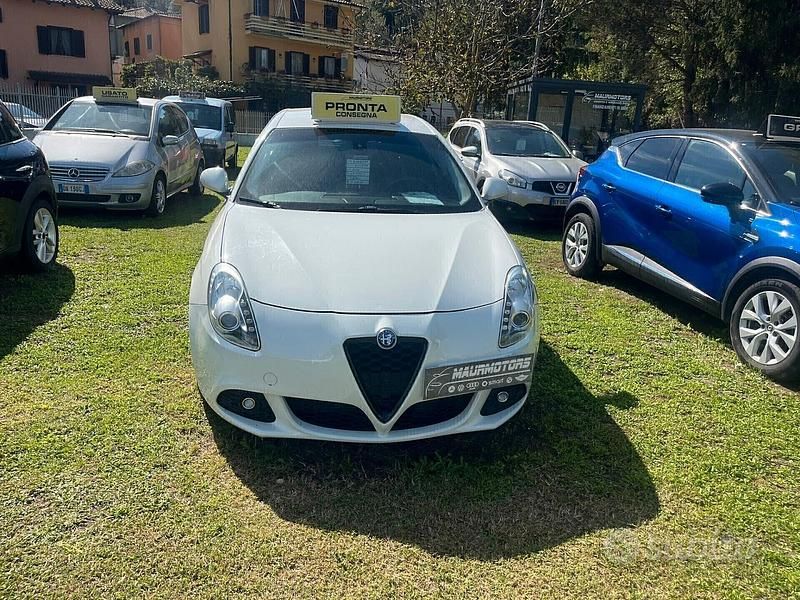 Usata Alfa Romeo Giulietta Progression 105 CV (77 kW) 2011 Bianco Berlina