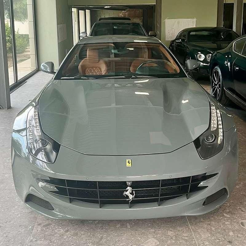 Usata Ferrari FF 661 CV (486 kW) 2012 Grigio Station wagon