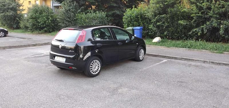 Usata Fiat Punto 75 CV (55 kW) 2013 Nero Berlina