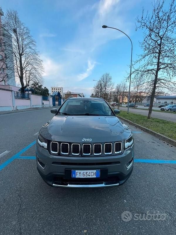 Occasion Jeep Compass 140 ch (102 kW) 2019 Gris SUV