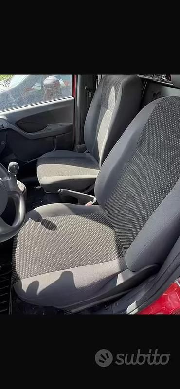 Usata Fiat Panda 70 CV (51 kW) 2011 Rosso Utilitaria