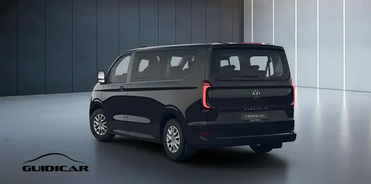 Nuova VW Caravelle Life 150 CV (110 kW) 2026 Midnight black metallizzato Furgone