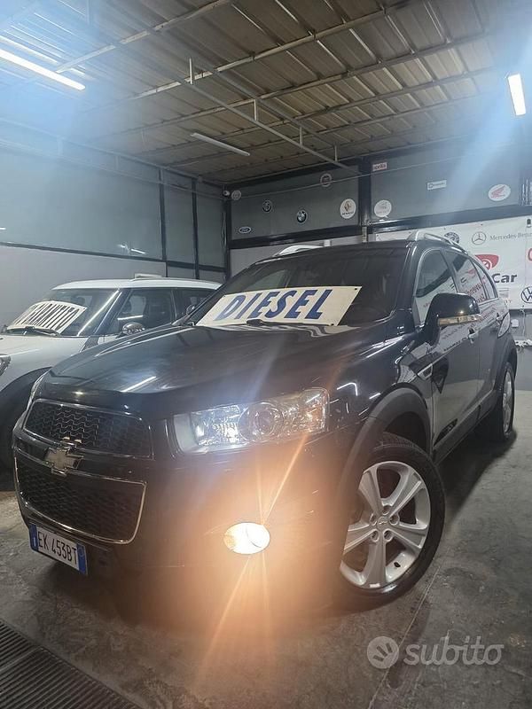 Nero Usata 2012 Chevrolet Captiva LTZ SUV | 5500 € (Buon prezzo) - Immagine 1/4