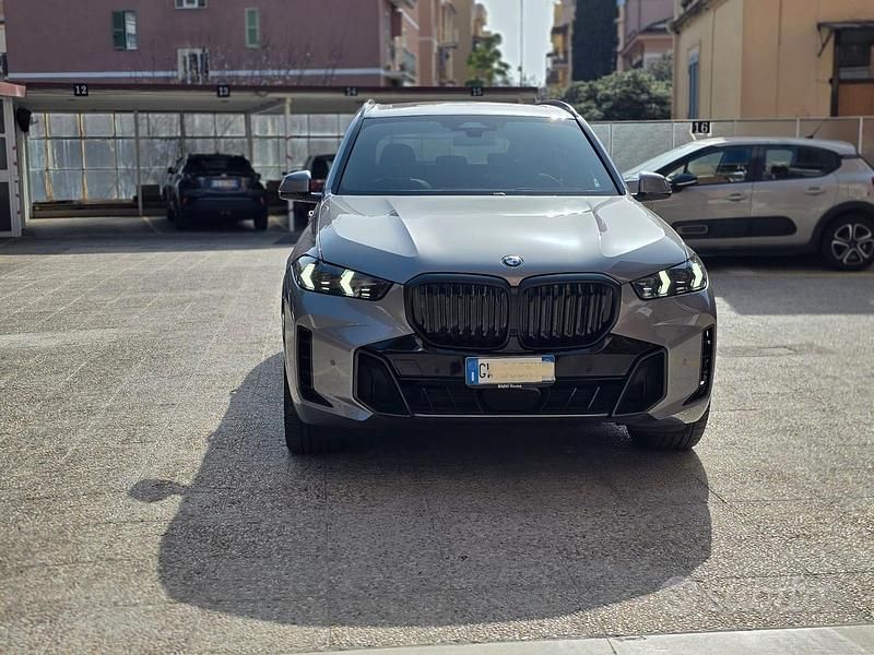 Usata BMW X5 298 CV (219 kW) 2024 Grigio SUV