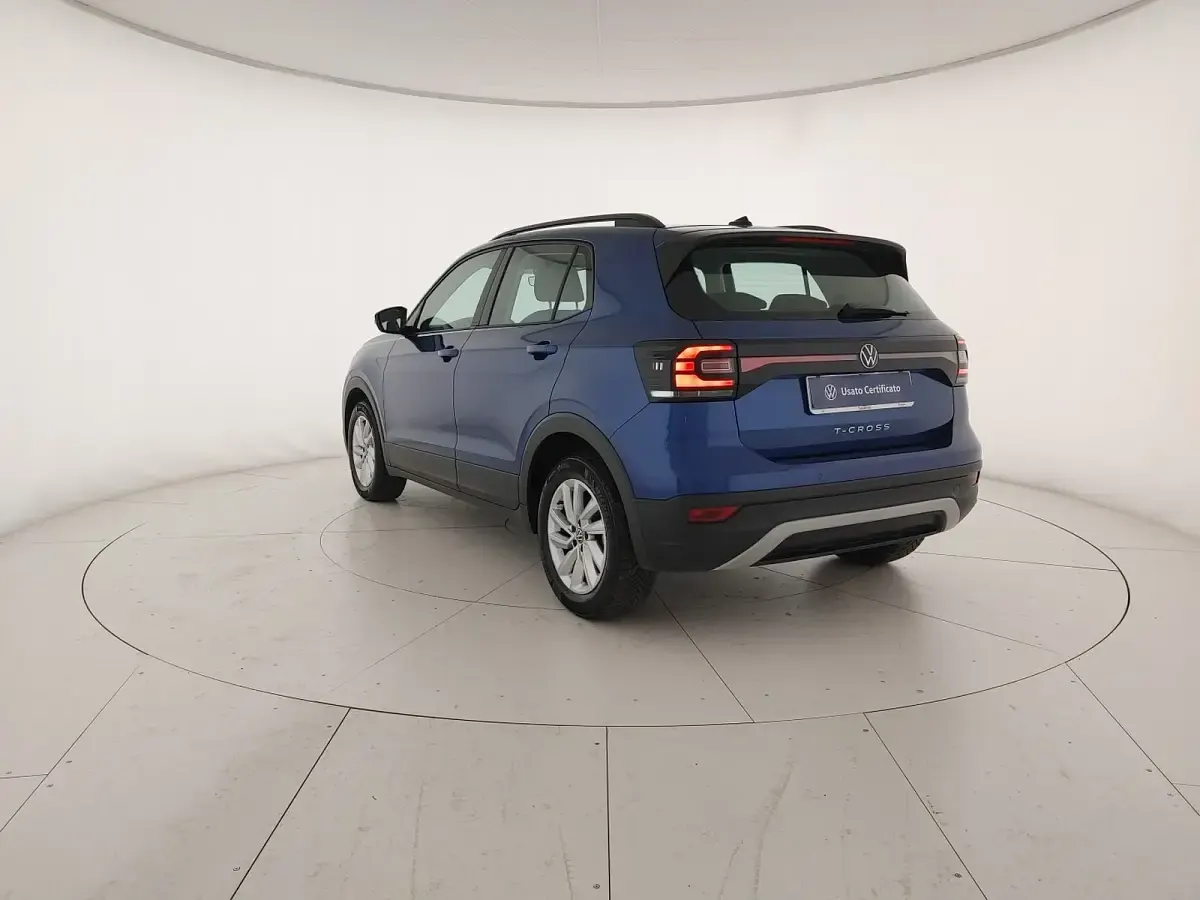 Usado VW T-Cross Style 110 HP (80 kW) 2023 Azul SUV