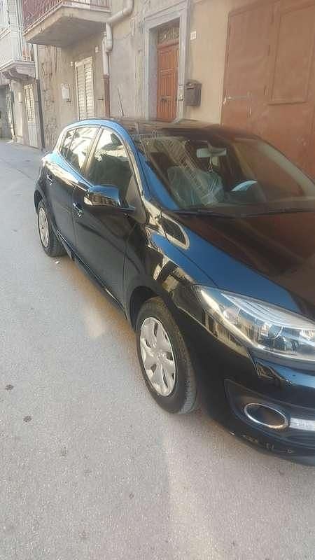 Usata Renault Mégane LIMITED 110 CV (80 kW) 2014 Berlina