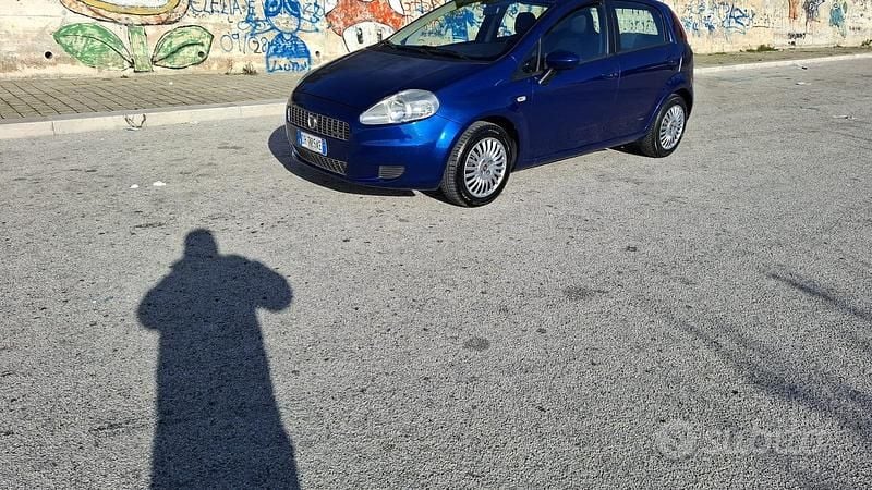 Blu Usata 2008 Fiat Grande Punto Due volumi | 4200 € (Buon prezzo) - Immagine 1/4
