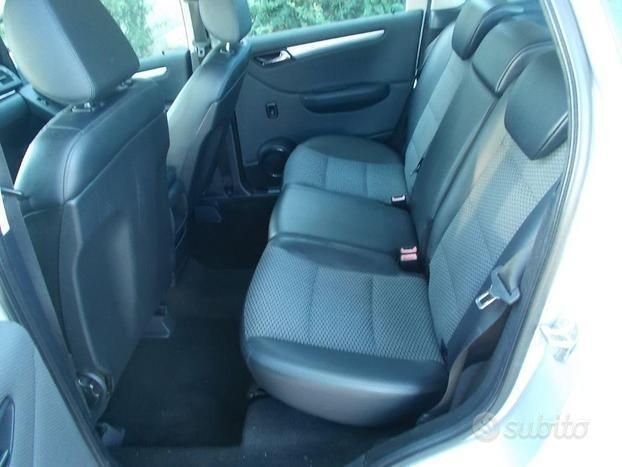 Usata Mercedes 180 108 CV (79 kW) 2009 Berlina