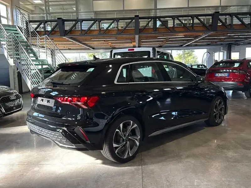 Usata Audi A3 Sportback e-tron S-Line 204 CV (150 kW) 2025 Nero Utilitaria