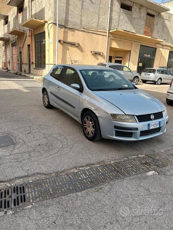 Usata Fiat Stilo Dynamic 116 CV (85 kW) 2003 Blu Berlina