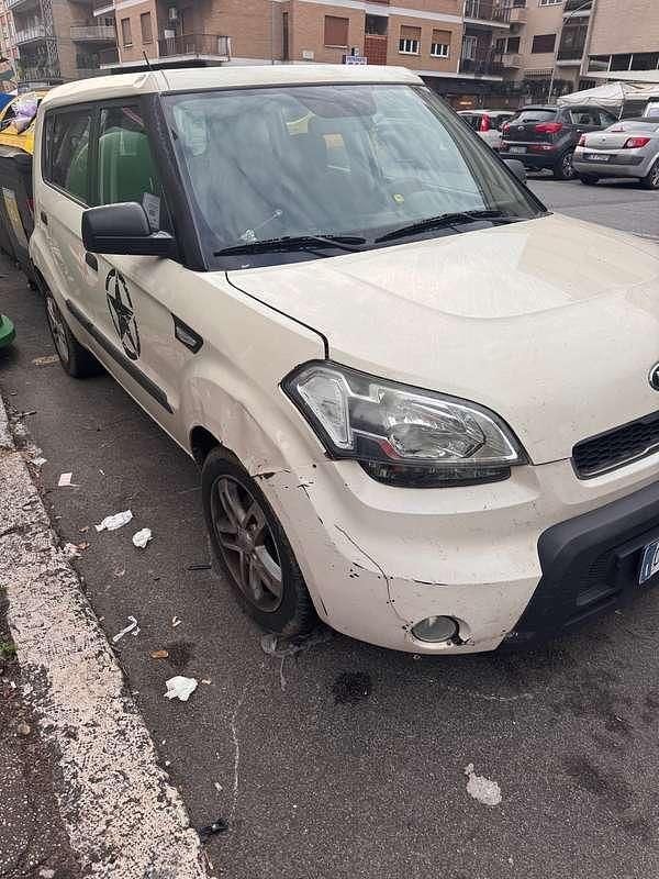 Usata Kia Soul Active 126 CV (92 kW) 2011 Beige SUV