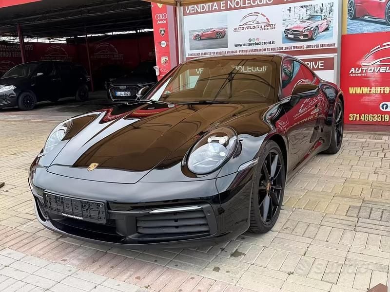 Begagnad Porsche 911 Carrera 385 HK (283 kW) 2024 Svart Sportkupé