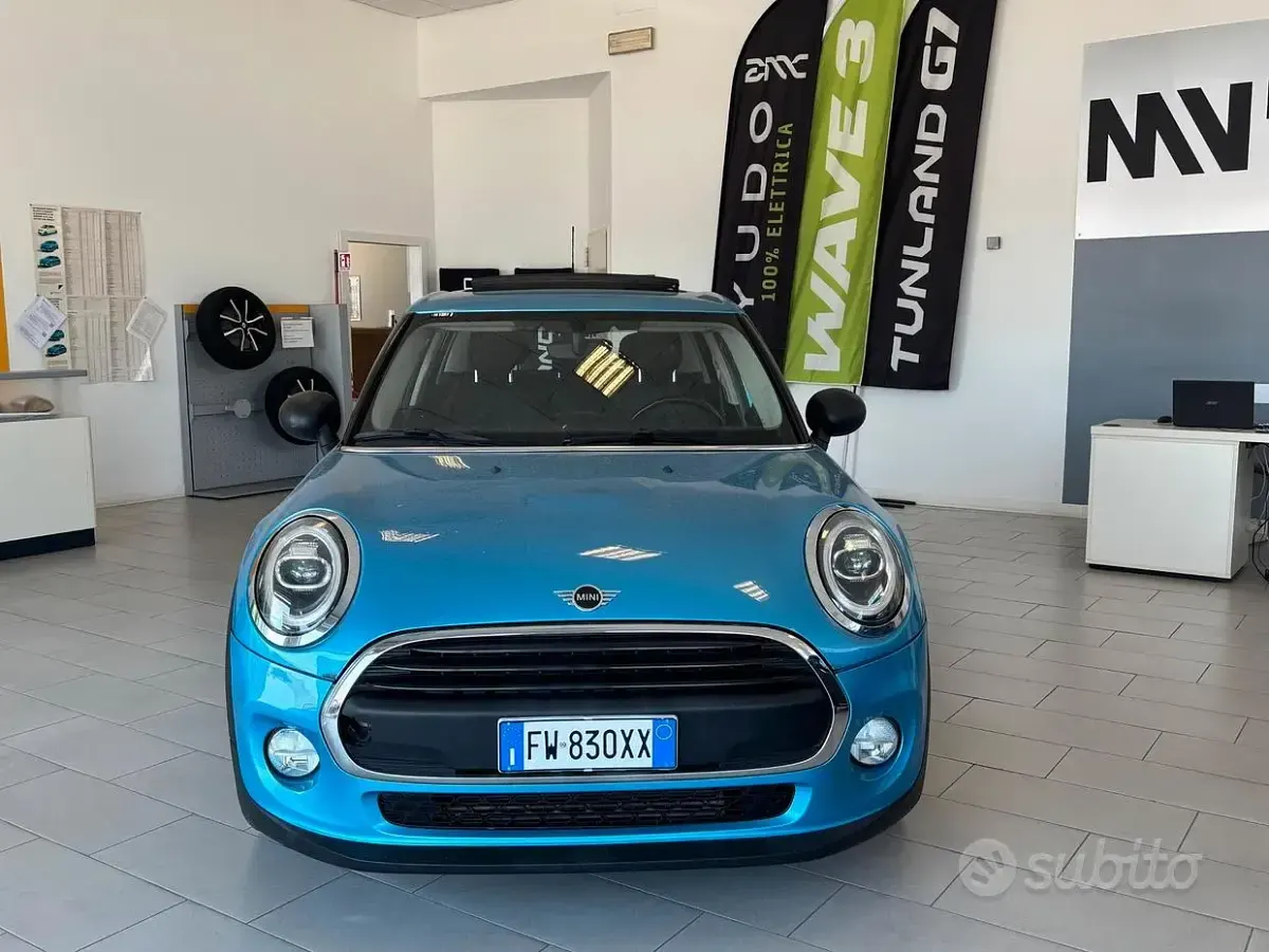 Usata Mini ONE 75 CV (55 kW) 2019 Bluazzurro Utilitaria