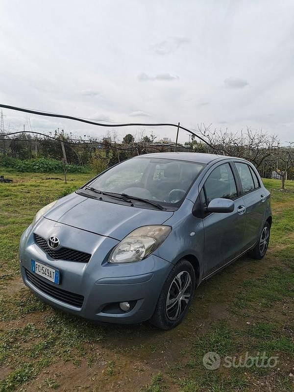 Usata Toyota Yaris 2011 Grigio Berlina