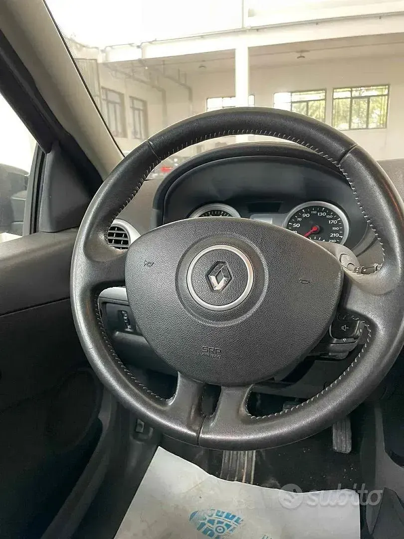 Usata Renault Clio Dynamique 75 CV (55 kW) 2012 Grigio Utilitaria
