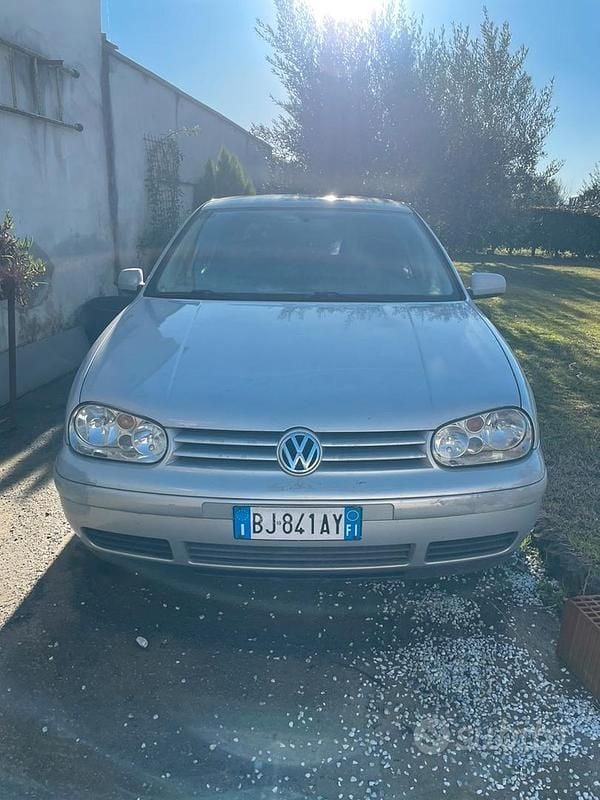 Usata VW Golf IV 2000 Grigio Berlina