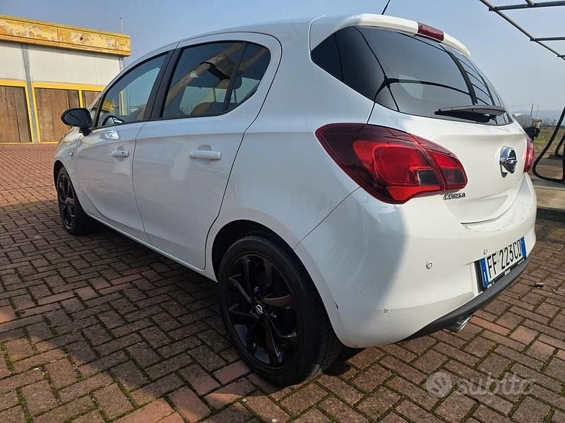 Usata Opel Corsa 90 CV (66 kW) 2016 Bianco Utilitaria