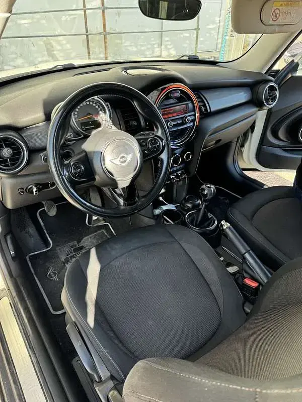 Begagnad Mini One D 95 HK (69 kW) 2015 Halvkombi