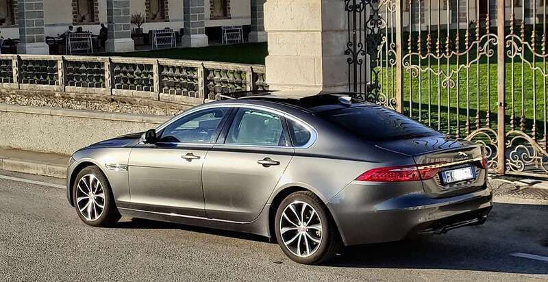 Usata Jaguar XF 241 CV (177 kW) 2017 Grigio Berlina