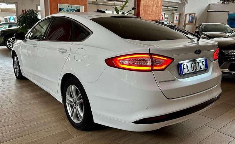 Usata Ford Mondeo Business Edition 150 CV (110 kW) 2017 Bianco Berlina