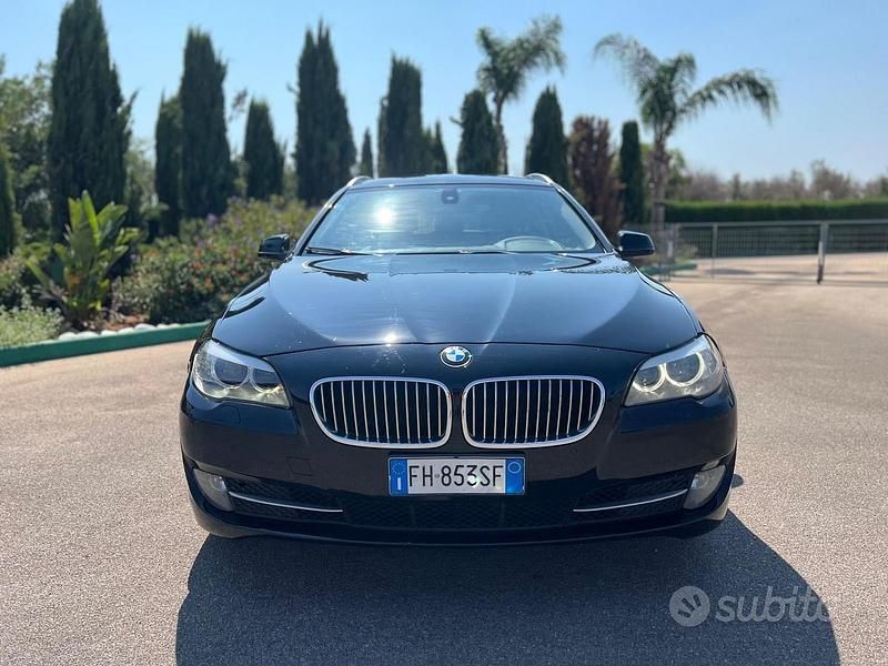 Usata BMW 520 184 CV (135 kW) 2012 Nero Station wagon