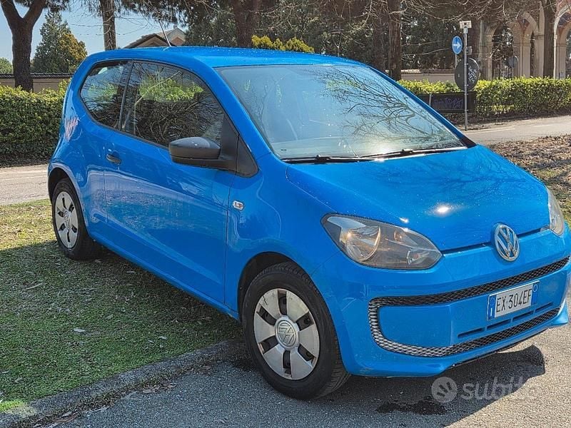 Usata VW up! 2014 Blu Utilitaria