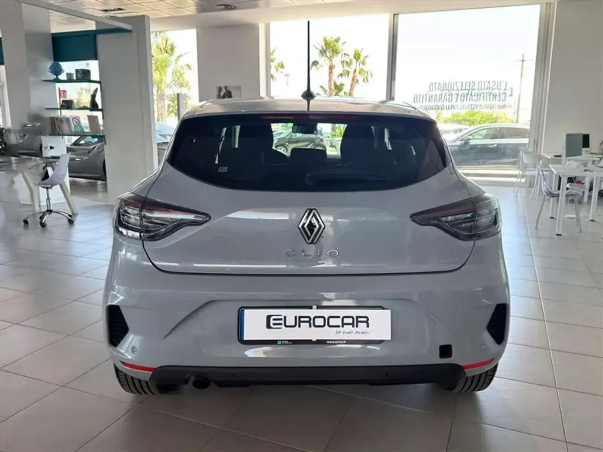 Usata Renault Clio V Evolution 91 CV (66 kW) 2025 Grigio / gray Berlina