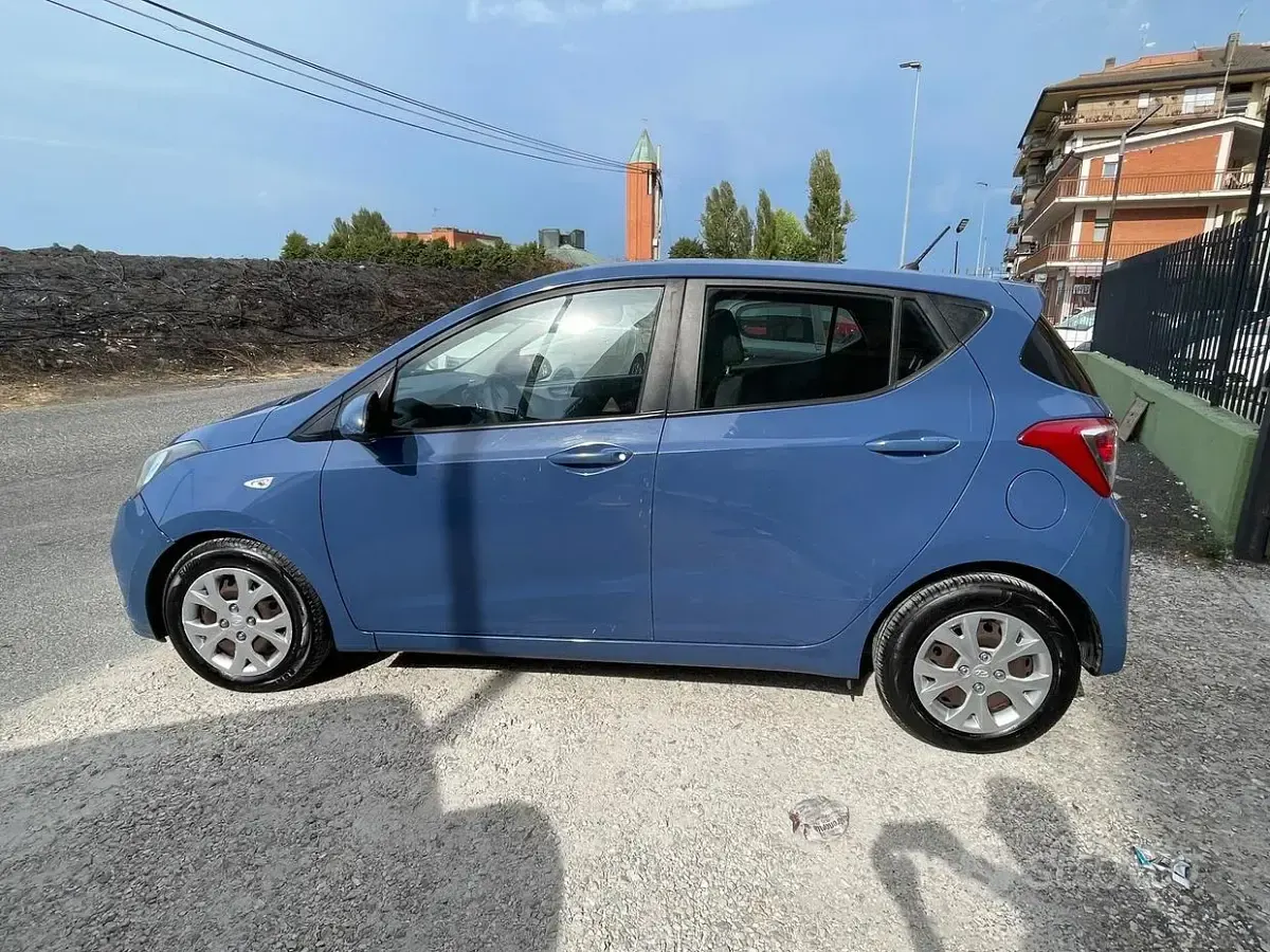 Usata Hyundai i10 67 CV (49 kW) 2016 Blu Utilitaria