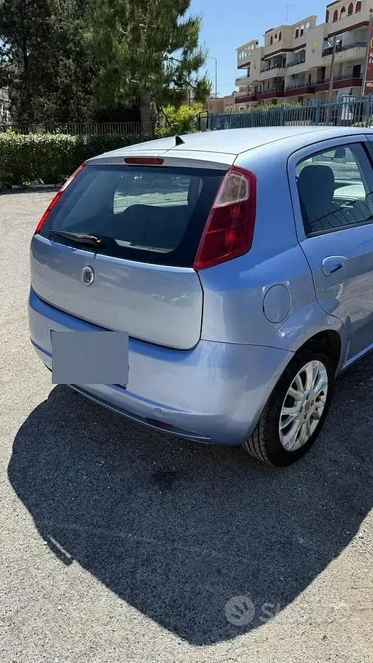 Usata Fiat Grande Punto 75 CV (55 kW) 2005 Utilitaria