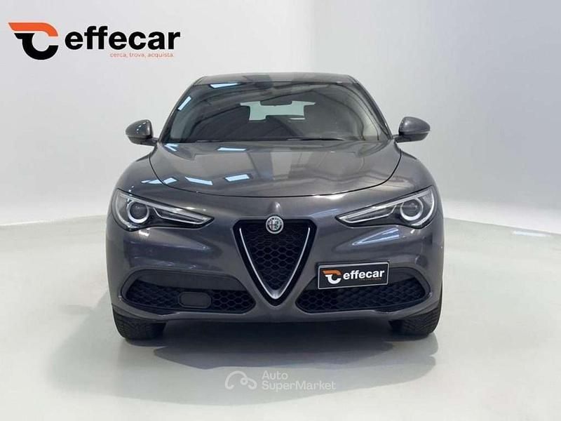Usata Alfa Romeo Stelvio Executive 190 CV (139 kW) 2019 Grigio scuro SUV