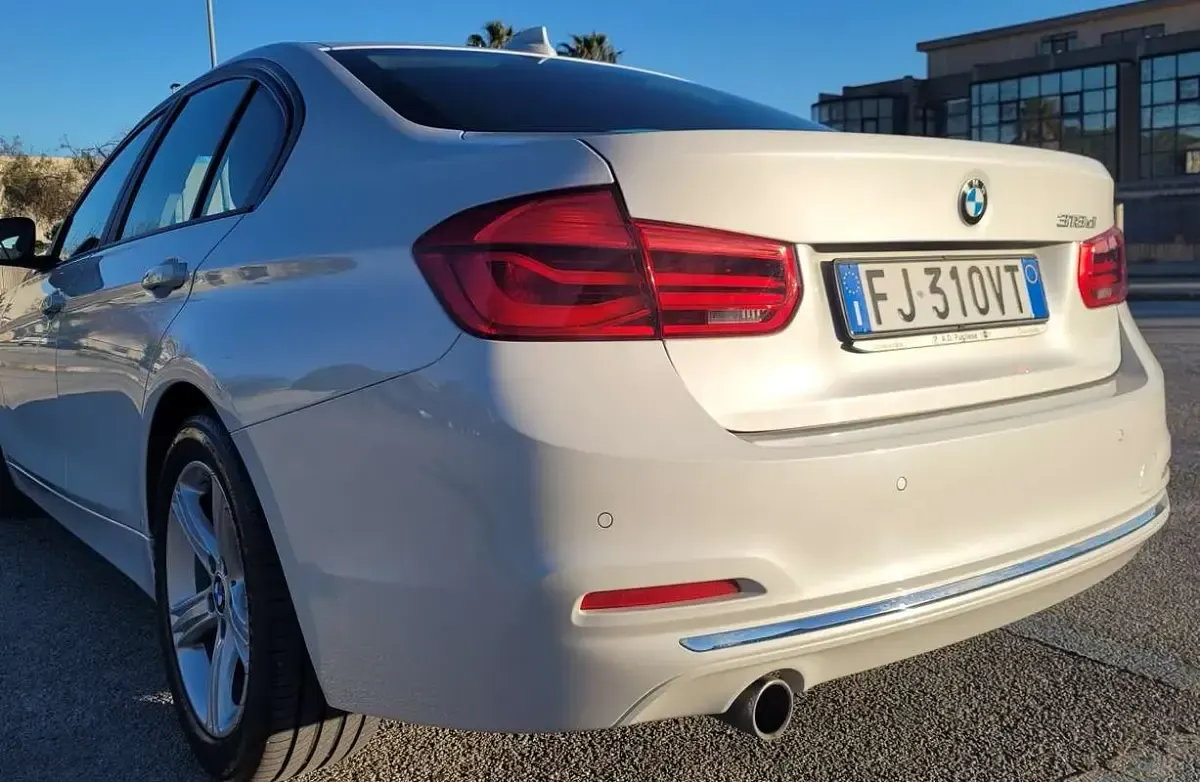 Usata BMW 318 Advantage 150 CV (110 kW) 2017 Bianco Berlina