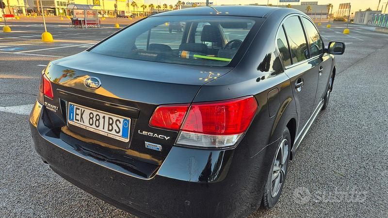 Usata Subaru Legacy 150 CV (110 kW) 2010 Nero Berlina