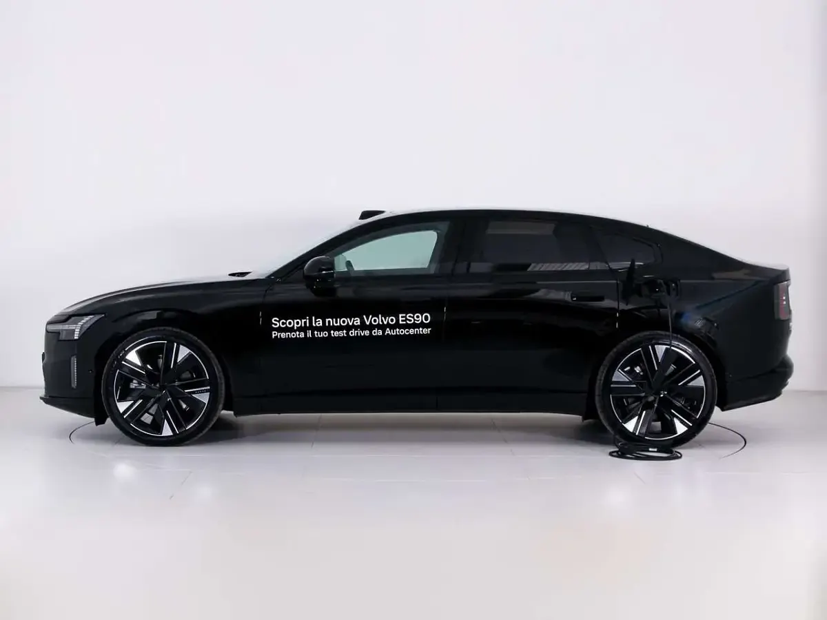 Usata Volvo ES90 Ultra 180 kW (245 CV) 2026 Nero Berlina