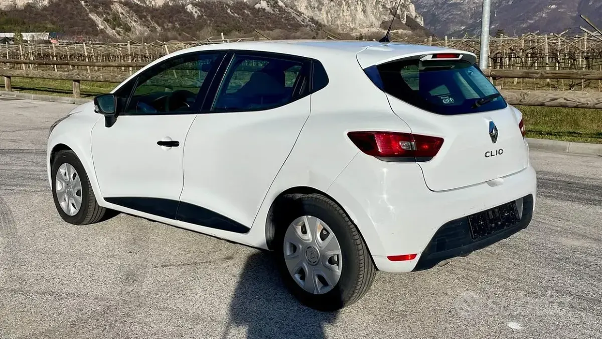 Usata Renault Clio IV 75 CV (55 kW) 2018 Bianco Berlina