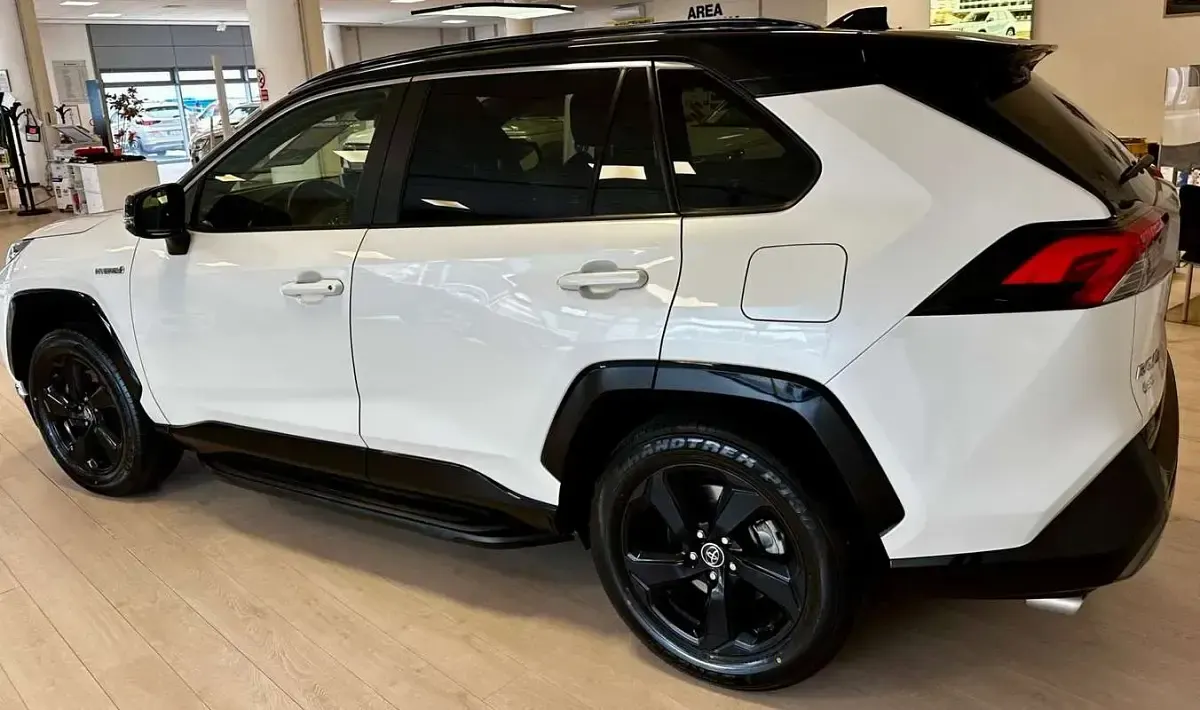 Usata Toyota RAV4 Hybrid 222 CV (163 kW) 2019 Bianco SUV