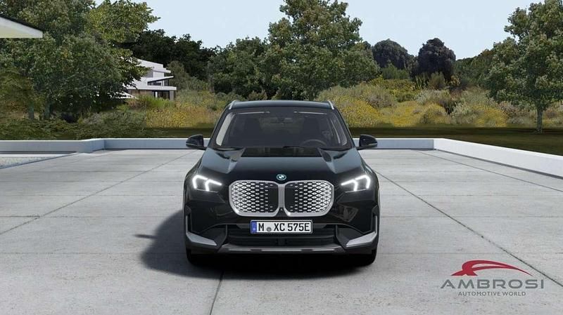 Nuova BMW iX1 xLine 150 kW (204 CV) 2026 Black sapphire metallizzato SUV