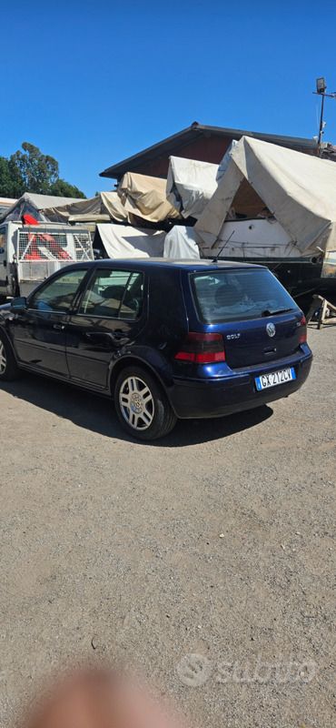 Usata VW Golf IV 64 CV (47 kW) 2000 Blu Berlina