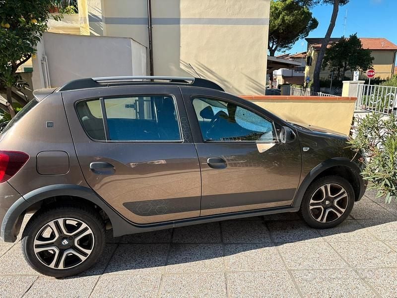 Usata Dacia Sandero Stepway 101 CV (74 kW) 2020 Grigio Utilitaria