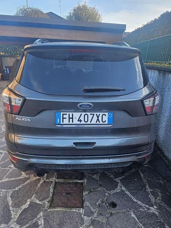 Usata Ford Kuga ST-Line 120 CV (88 kW) 2017 Grigio SUV