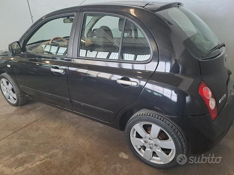 Usata Nissan Micra 78 CV (57 kW) 2010 Nero Utilitaria