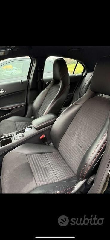 Nero Usata 2013 Mercedes A200 Premium Due volumi | 12.500 € (Buon prezzo) - Immagine 1/4