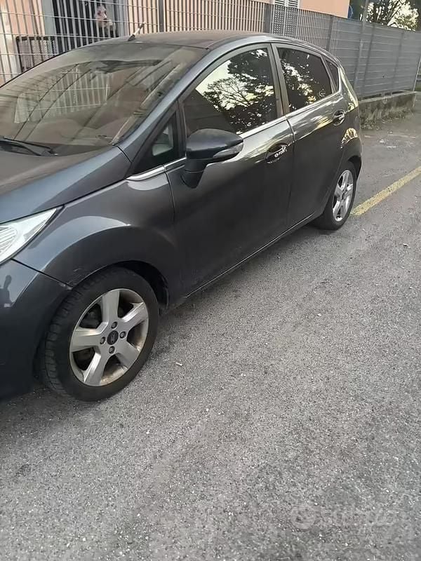 Usata Ford Fiesta 2008 Nero Utilitaria