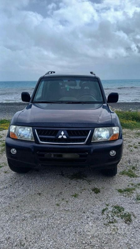 Usata Mitsubishi Pajero 160 CV (117 kW) 2004 Blu SUV