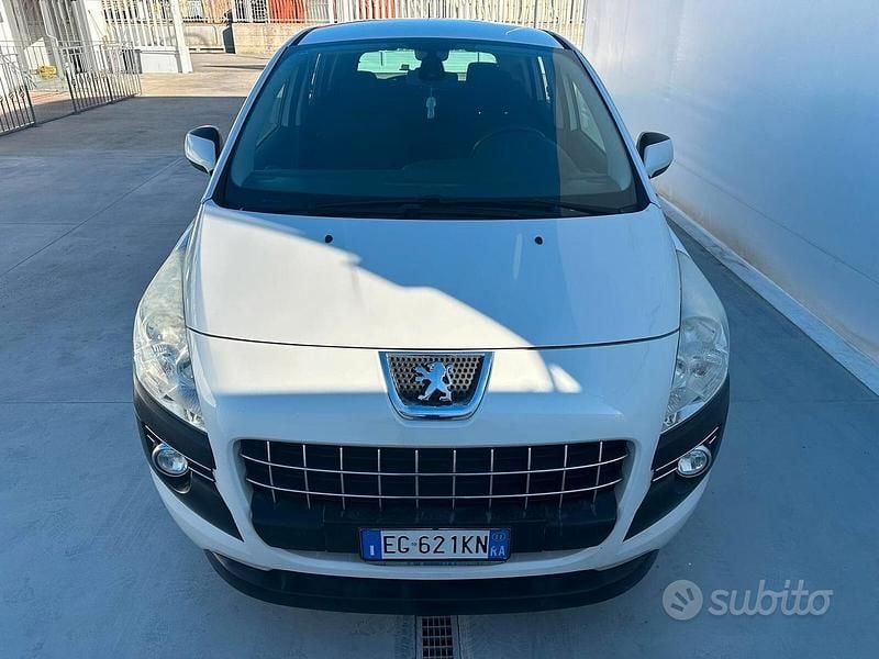 Gebraucht Peugeot 3008 150 PS (110 kW) 2011 Weiß Kombi