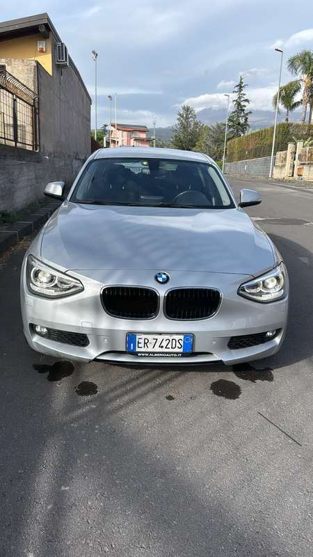Grigio Usata 2013 BMW 120 Sport Line Due volumi | 6800 € (Ottimo prezzo) - Immagine 1/4