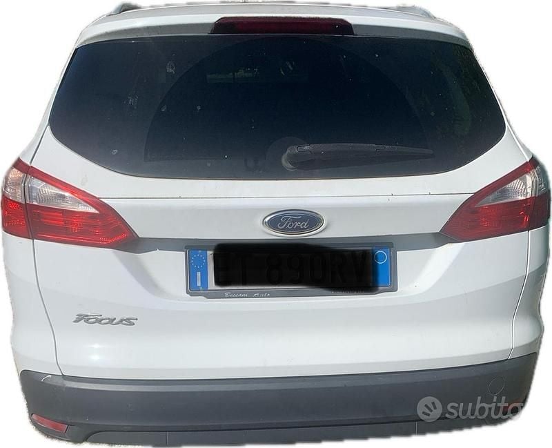 Usata Ford Focus 120 CV (88 kW) 2014 Bianco Station wagon