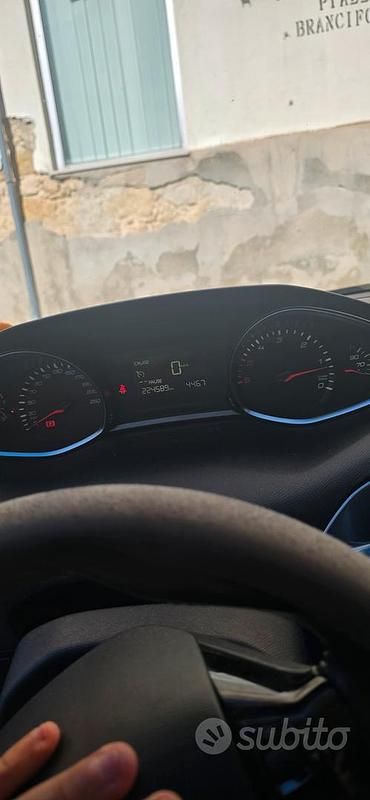 Usata Peugeot 308 SW Access 92 CV (67 kW) 2015 Grigio Station wagon