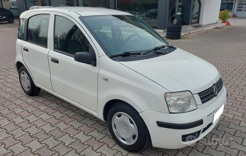 Usata Fiat Panda Dynamic 74 CV (54 kW) 2009 Bianco Utilitaria