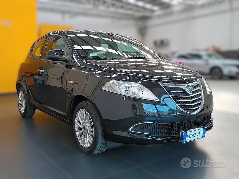 Usata Lancia Ypsilon Gold 95 CV (69 kW) 2014 Nero Utilitaria