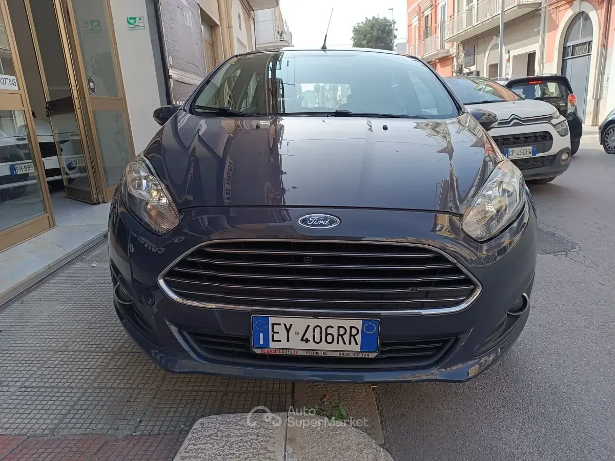 Usata Ford Fiesta Business Edition 75 CV (55 kW) 2015 Blu Berlina